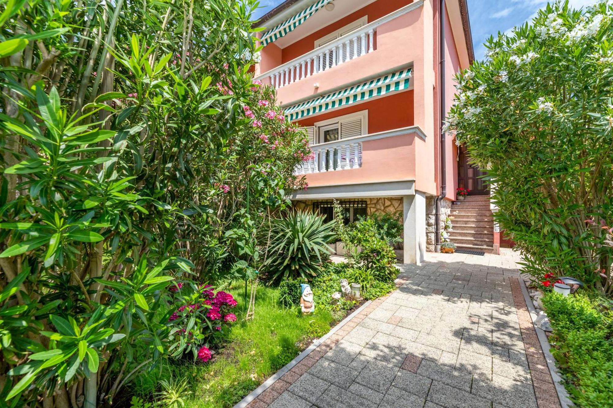 Apartments Nadica Baska  Bagian luar foto