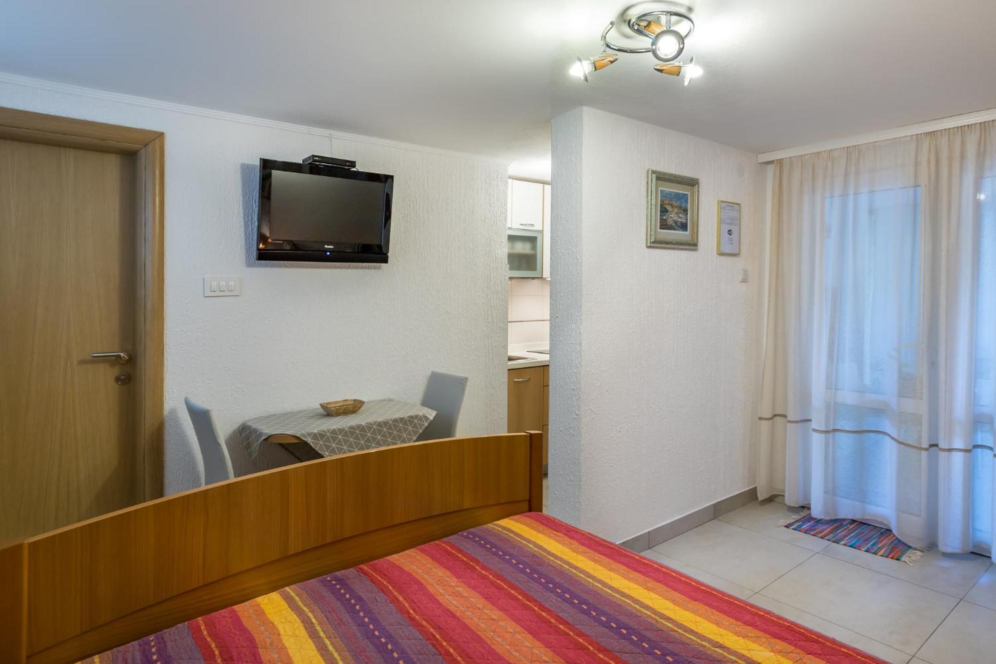 Apartments Nadica Baska  Bagian luar foto