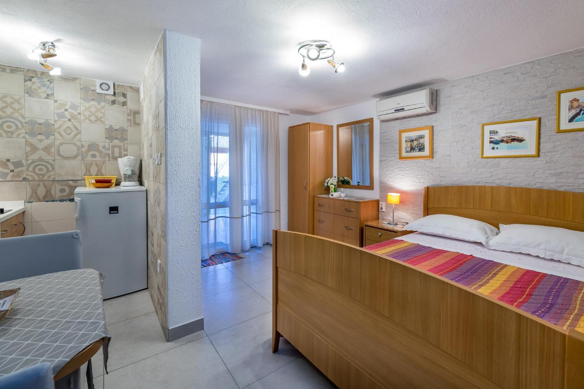 Apartments Nadica Baska  Bagian luar foto